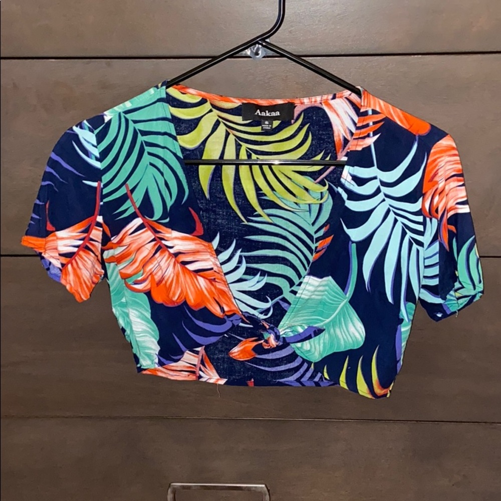 ‼️MOVING SALE‼️ Floral Tie Crop Top